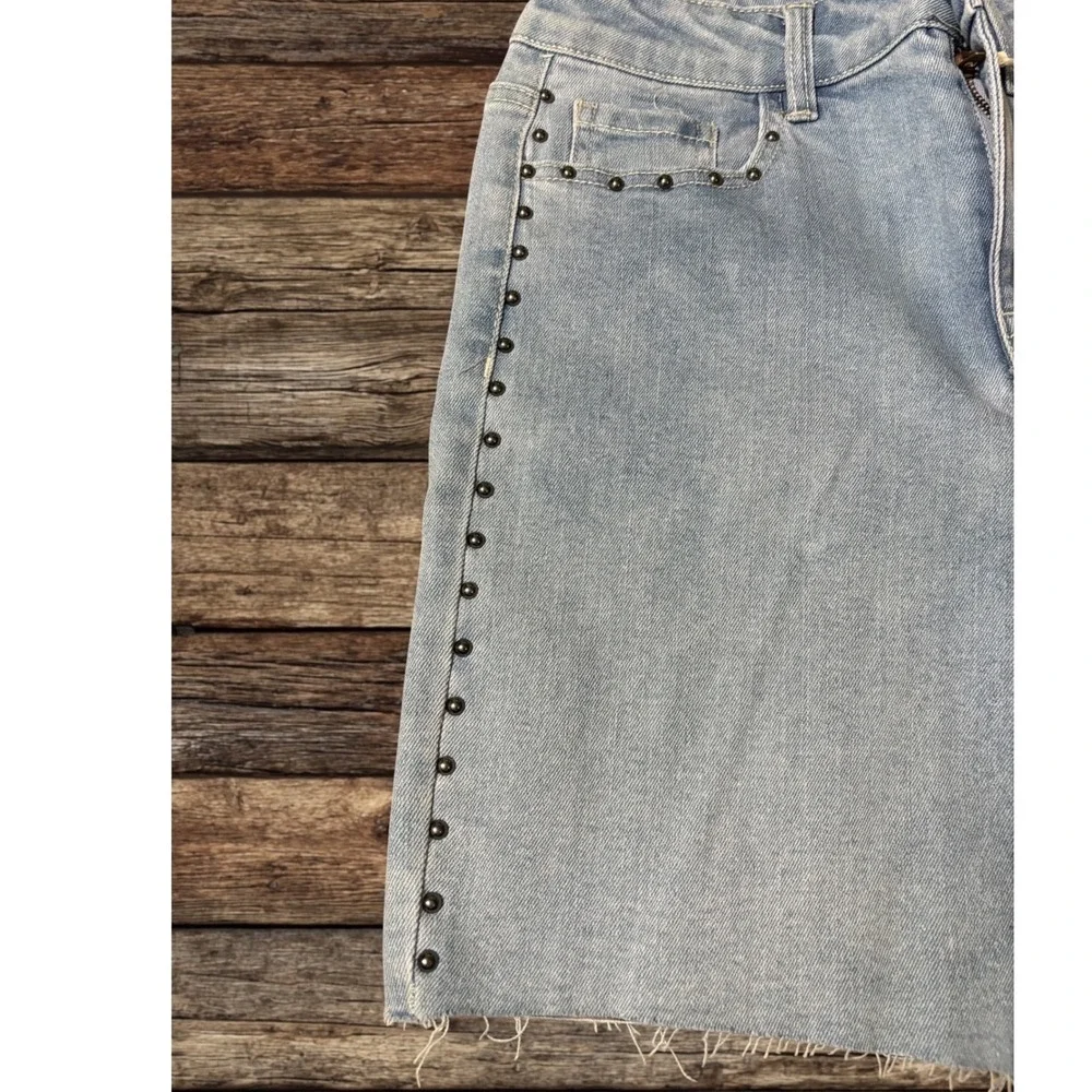 Camila Coelho High Waist Midi Studded‎ Denim Shorts Light Wash Blue Boho Rocker